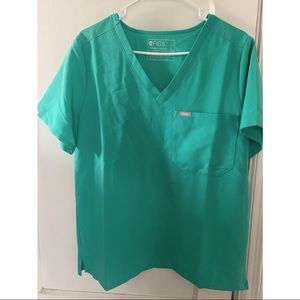 Surgical Green Figs Catarina one pocket scrub top! Large